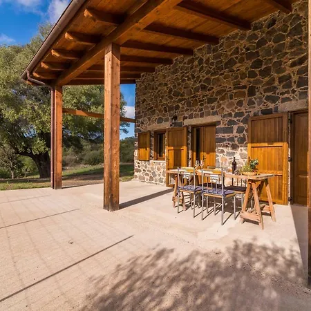 Villa Casa Pedra 2 *